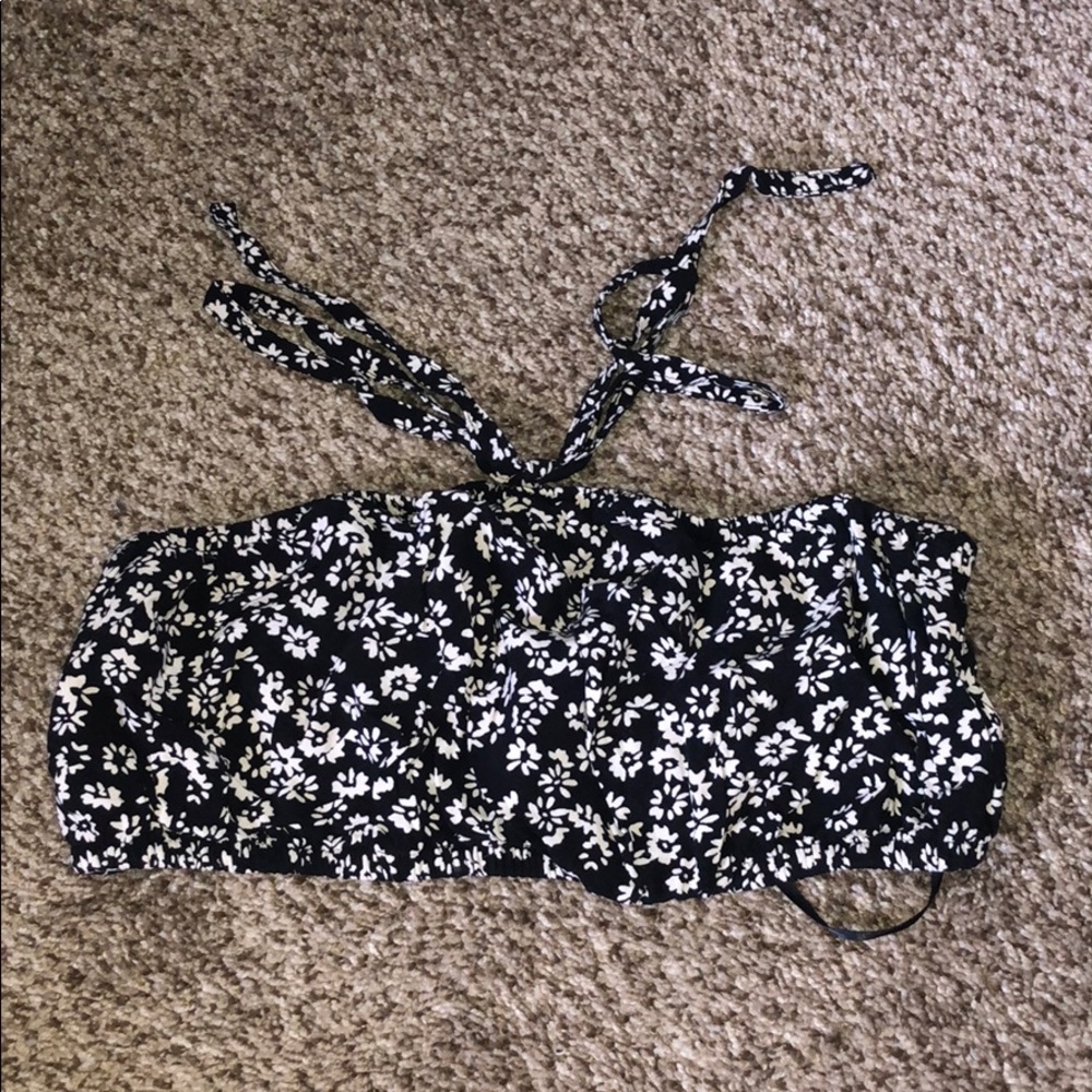 White/black flower crop top